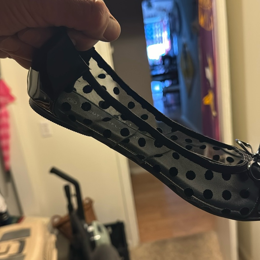 See-through flats butterfly twist patent leather